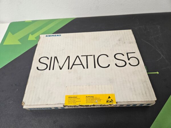 SIEMENS SIMATICS S5 6ES5 526-3LF01  6ES5526-3LF01 NEU